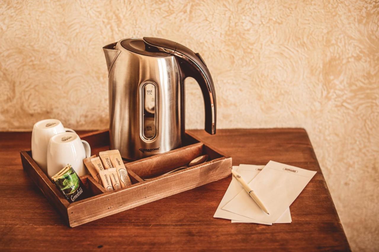 Caucasus Hotel Kasagh Exteriér fotografie A kettle in a hotel room