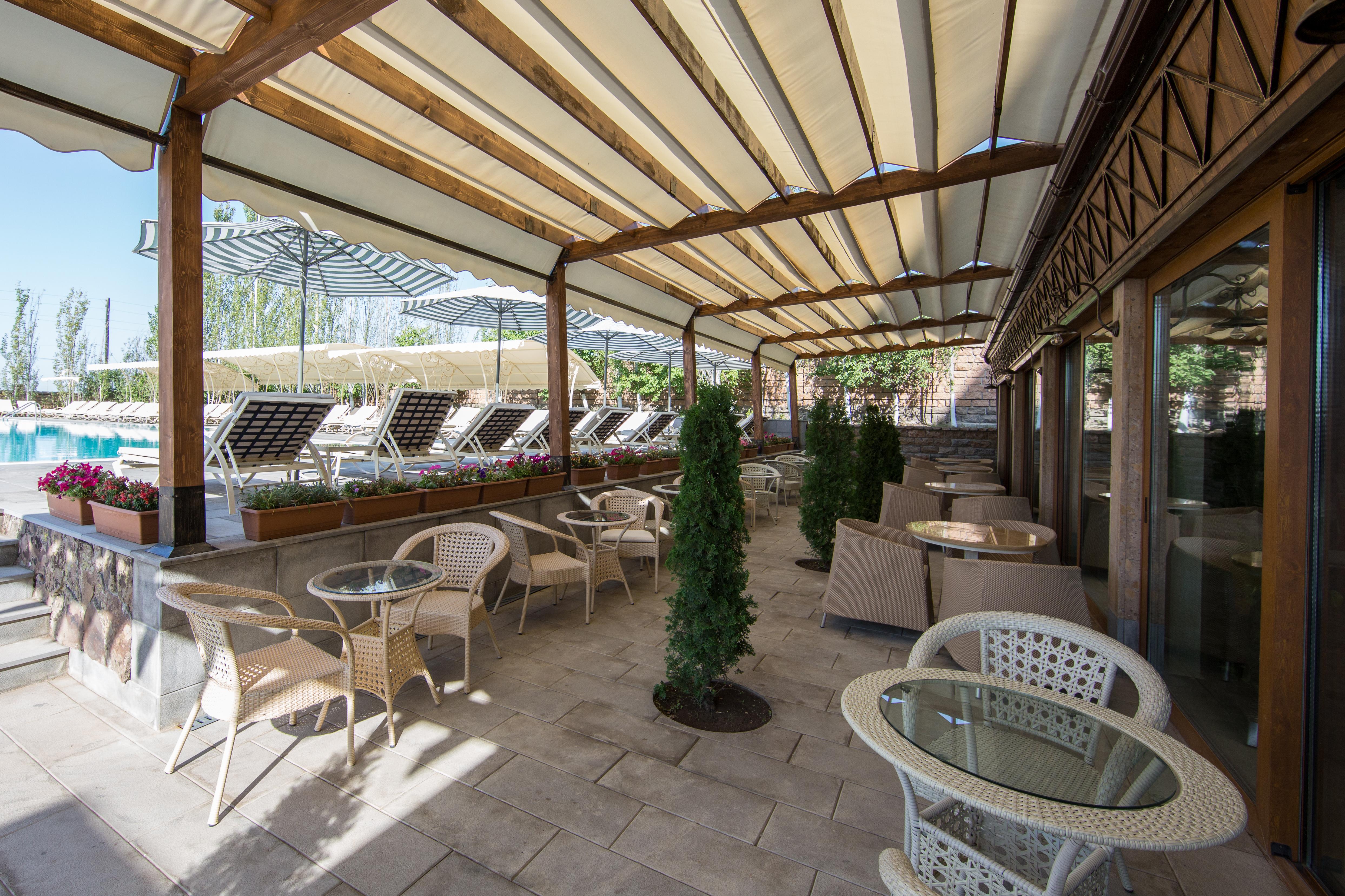 Caucasus Hotel Kasagh Exteriér fotografie 3D rendering of a patio