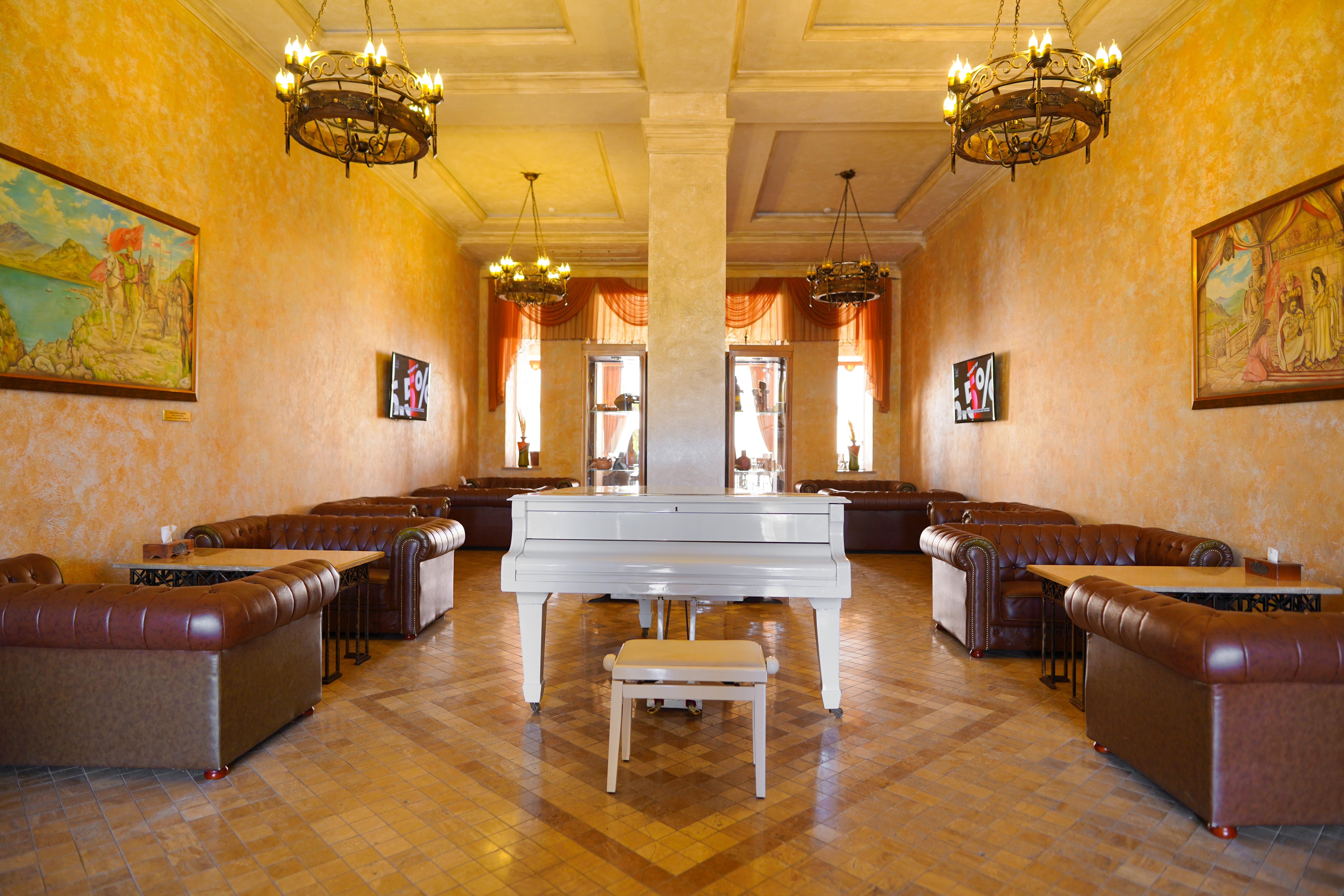 Caucasus Hotel Kasagh Exteriér fotografie The interior of the restaurant