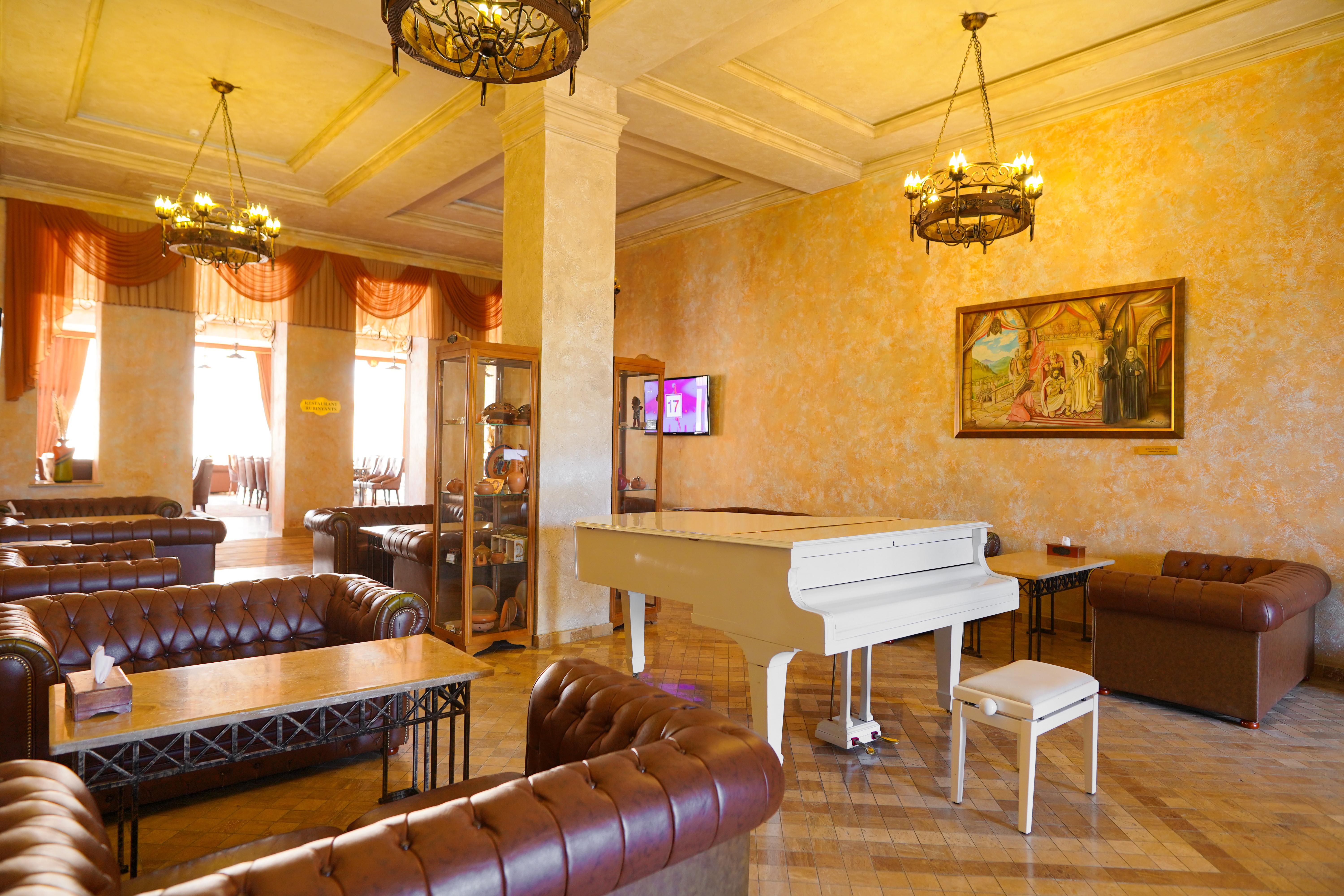 Caucasus Hotel Kasagh Exteriér fotografie The interior of the hotel